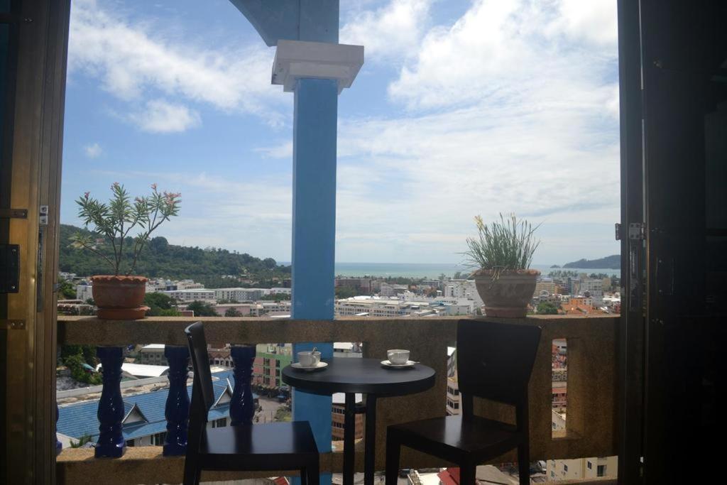 Oyo 851 On Hill Residence Patong Exterior photo