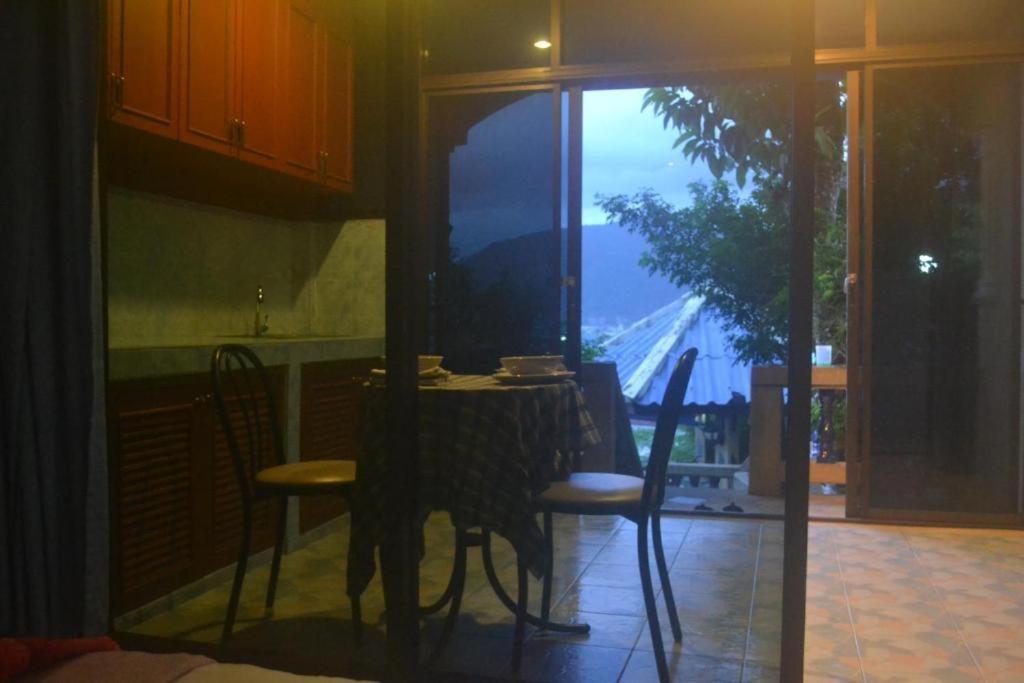 Oyo 851 On Hill Residence Patong Exterior photo