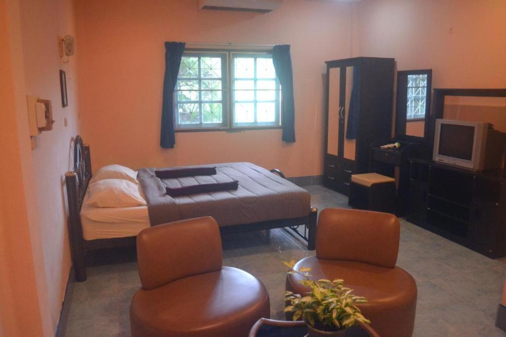 Oyo 851 On Hill Residence Patong Exterior photo