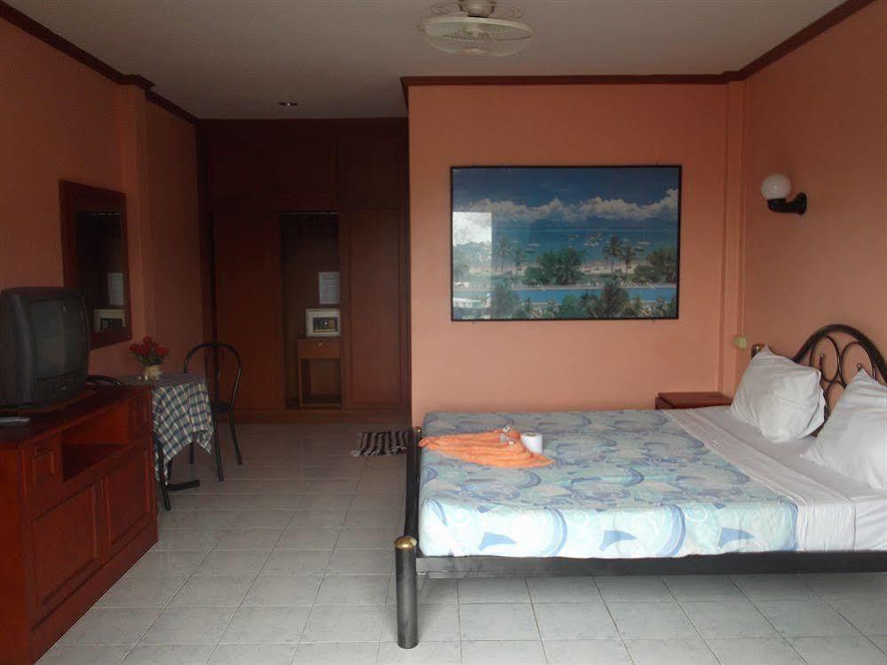 Oyo 851 On Hill Residence Patong Exterior photo